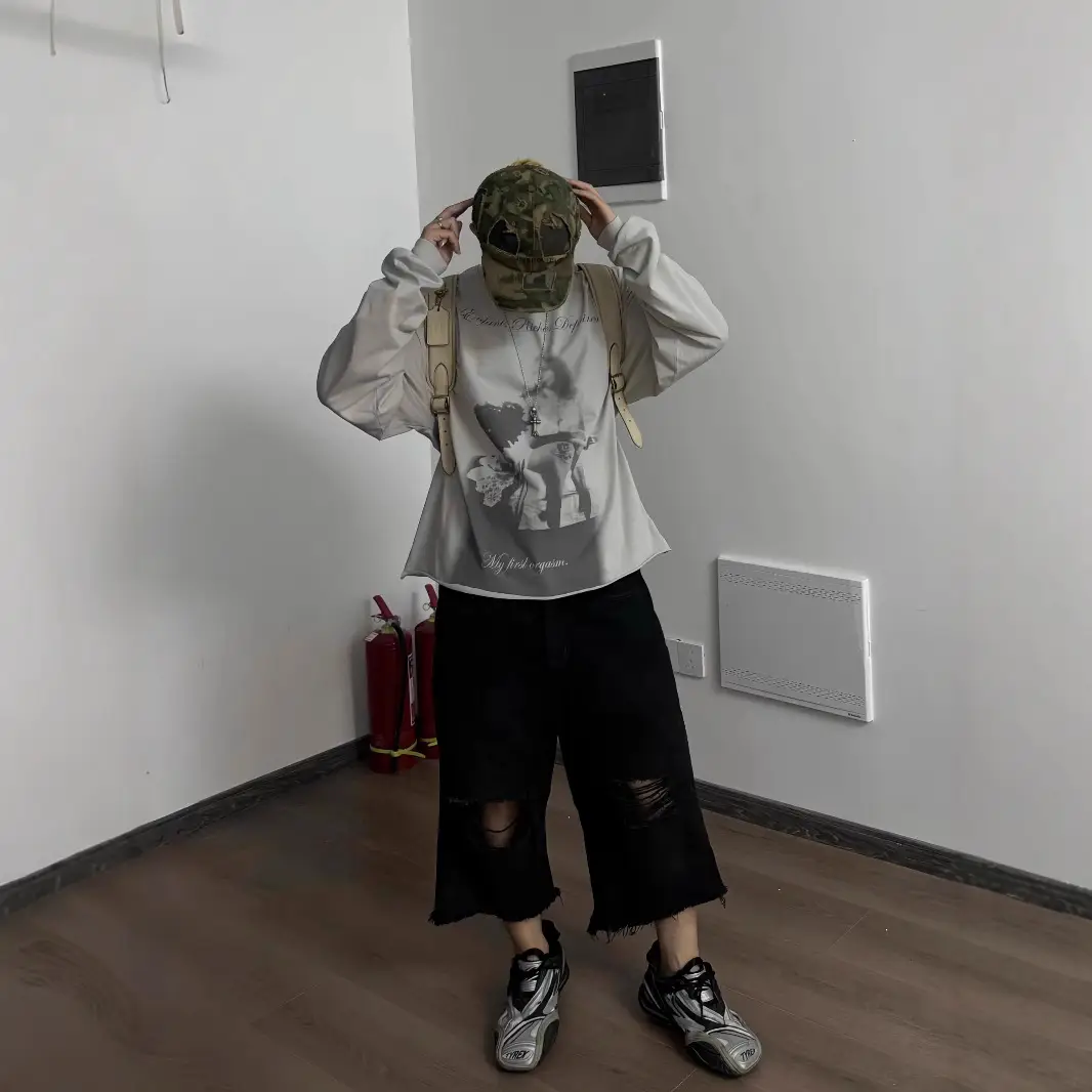 ERD melancholy rich second generation female singer portrait cleanfit style fall and winter men's couple round neck long sleeve T-shirt