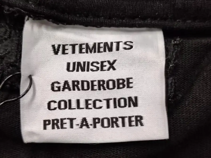 VETEMENTS Unisex Long Sleeve T-Shirt