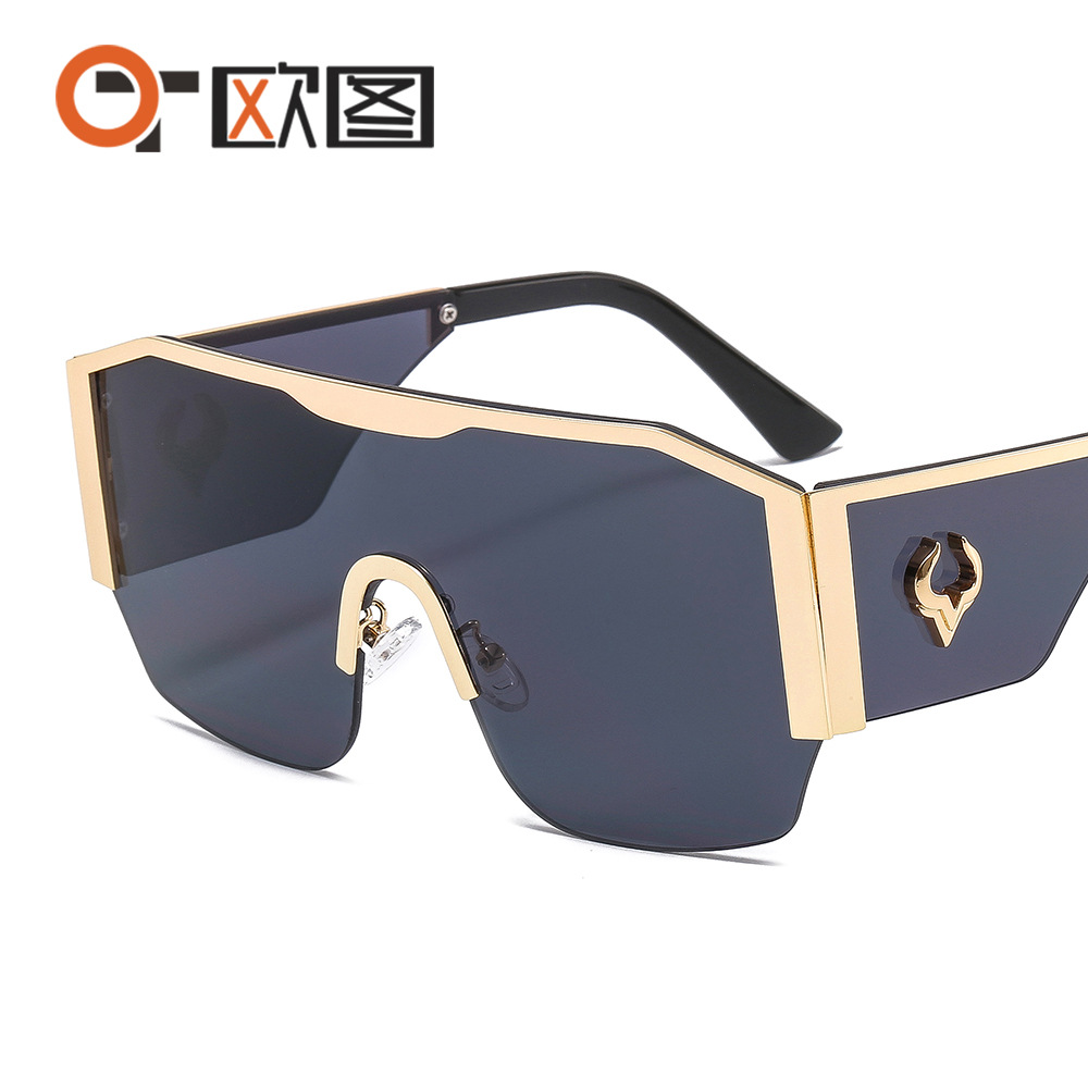 Large frame conjoined metal sunglasses cow totem decoration UV400 European and American men's and women's sunglasses 17916 riding goggles