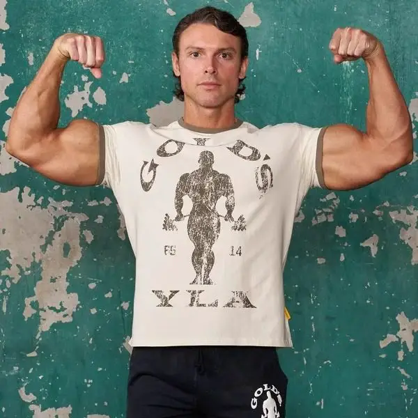 Youngla collaborates with Goldsgym to cover the ancient American style short sleeved fitness men's T-shirt with cotton stretch round neck, slimming and showing off the figure