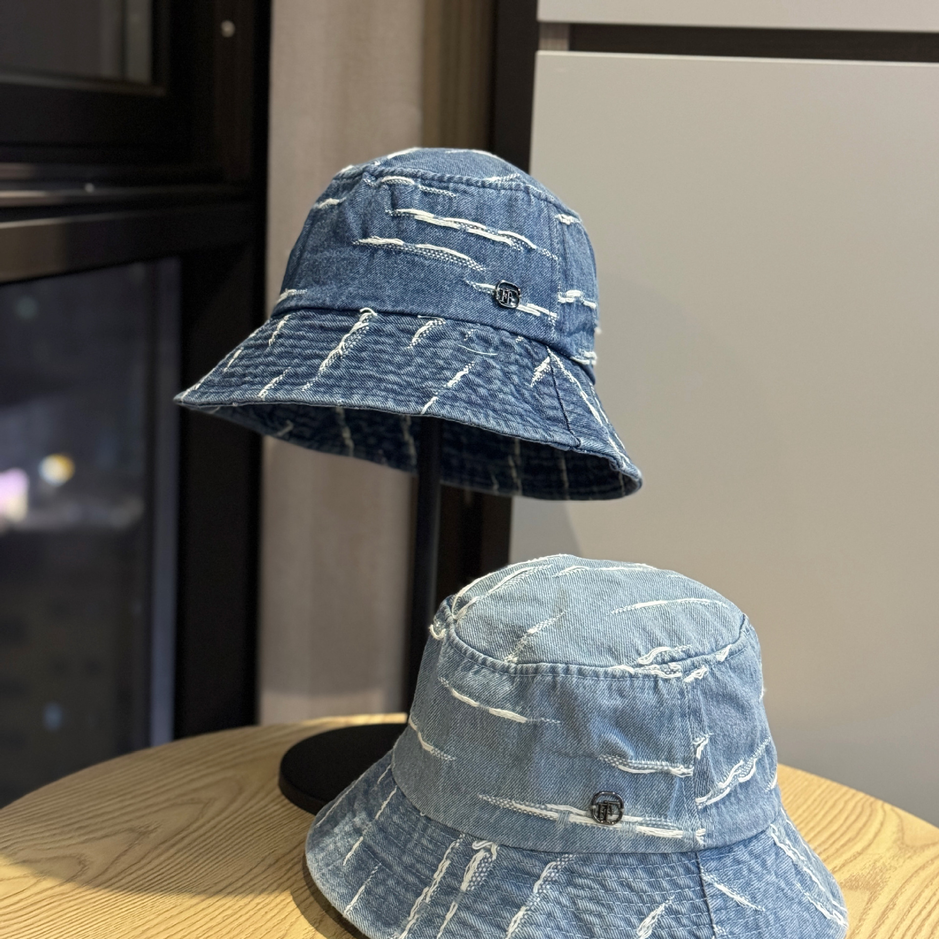 Spring and Summer Personalized Distressed Casual Bucket Hat That Makes the Face Look Smaller, Unisex, Sun Protection, Fashionable Denim Hat for All Seasons