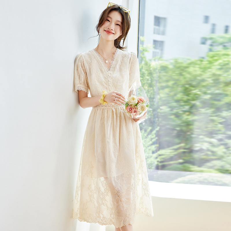2025 Summer New Elegant Age-reducing Waist Slimming Skirt French Embroidered Lace V-neck dress Women's Clothing