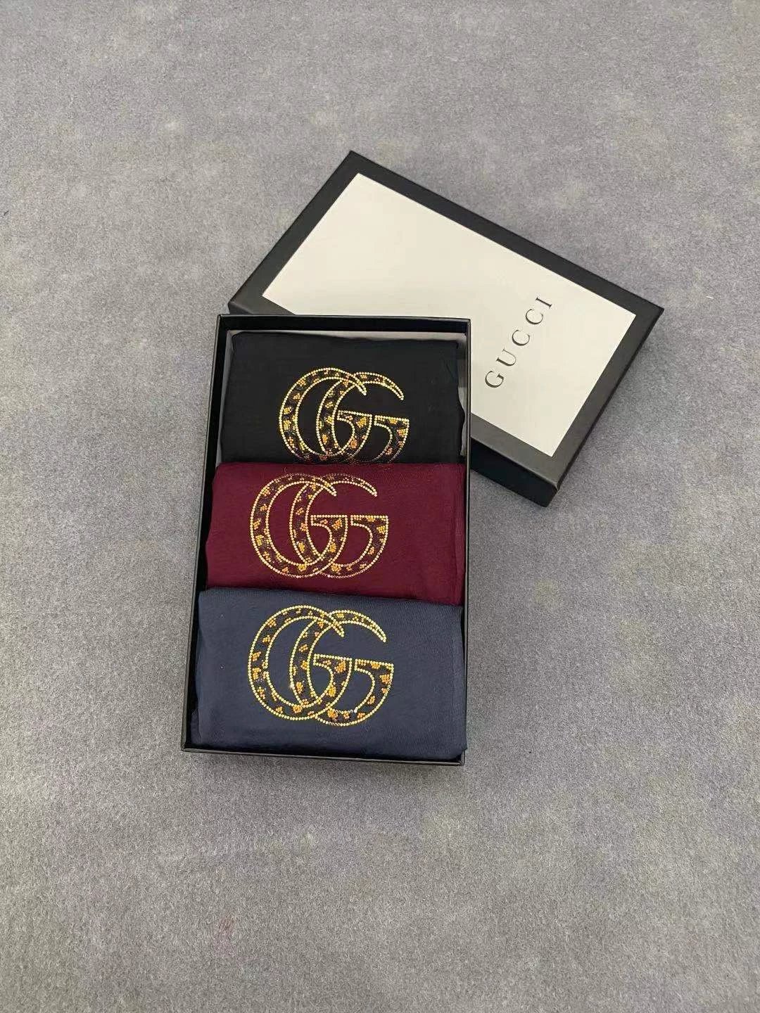 1.5 新品 古奇GUCCI，高端工艺，时尚经典时尚男士内裤！原单品质，无缝切割工艺 科学配 91%莫代尔+9%氨纶，丝滑 透气 舒适！有型！ 一点也不紧绷 按照人体工程学设计 彰显男性性感魅力 超级...