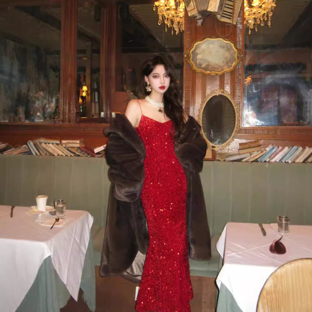 Red Dress, Suspender Skirt, Can Be Worn at Ordinary Times, Sequined Velvet Fishtail Mid-length Banquet Host
