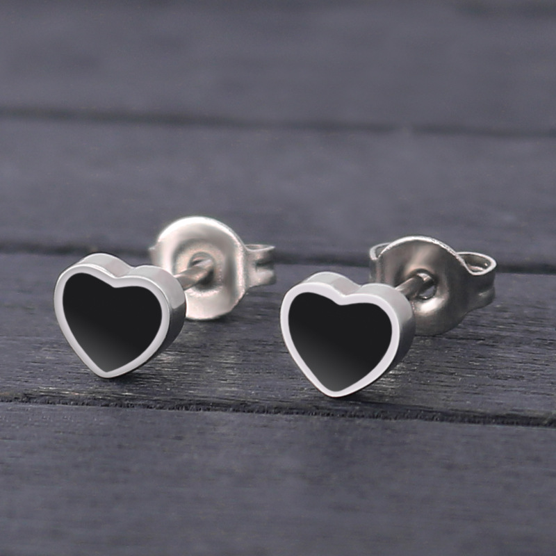 Influencer Picks Ins Niche Simple Titanium Steel Earrings Ear Bone Nails Four-Leaf Clover Geometric Oil Drop Earrings Manufacturer Hot Sale