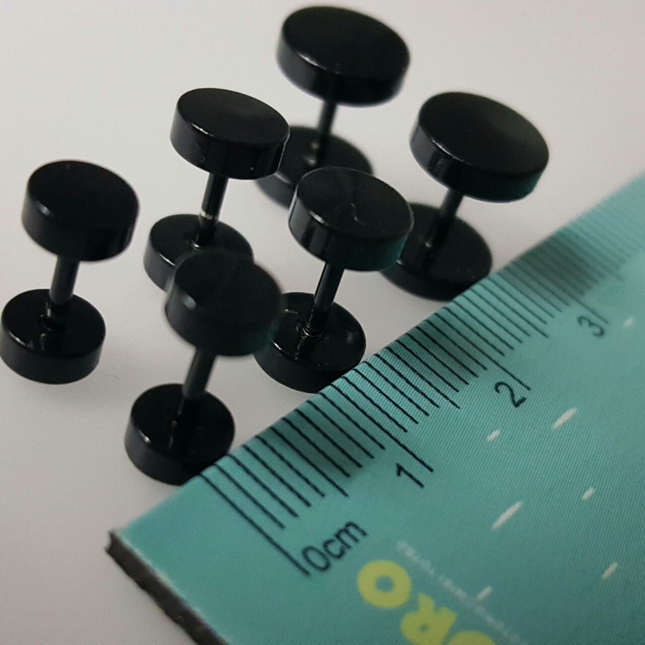 Men's Earrings Titanium Steel Ear Bone Nails Korean Style Punk Punk Black Round Dumbbell Style Women's Earrings Wholesale