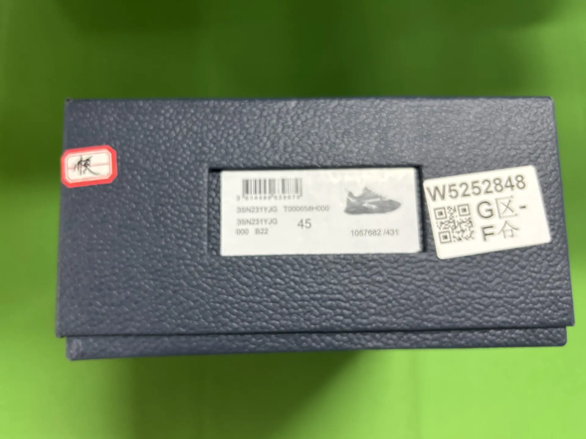Fashionable sports shoes0006