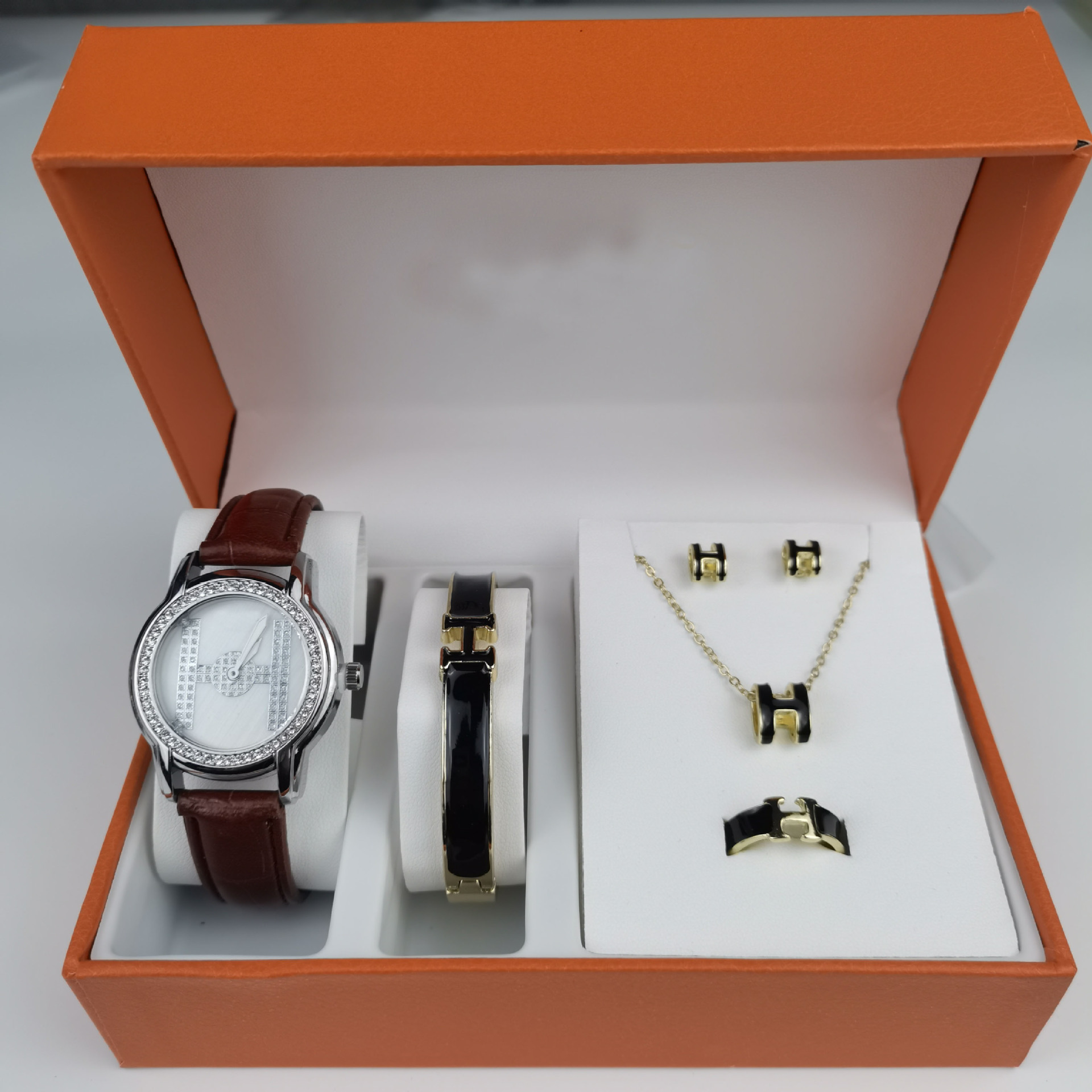 Five-Piece Watch Necklace Set Retro Fashion Square Women's Quartz Watch Classic Cross-Border Foreign Trade Supply