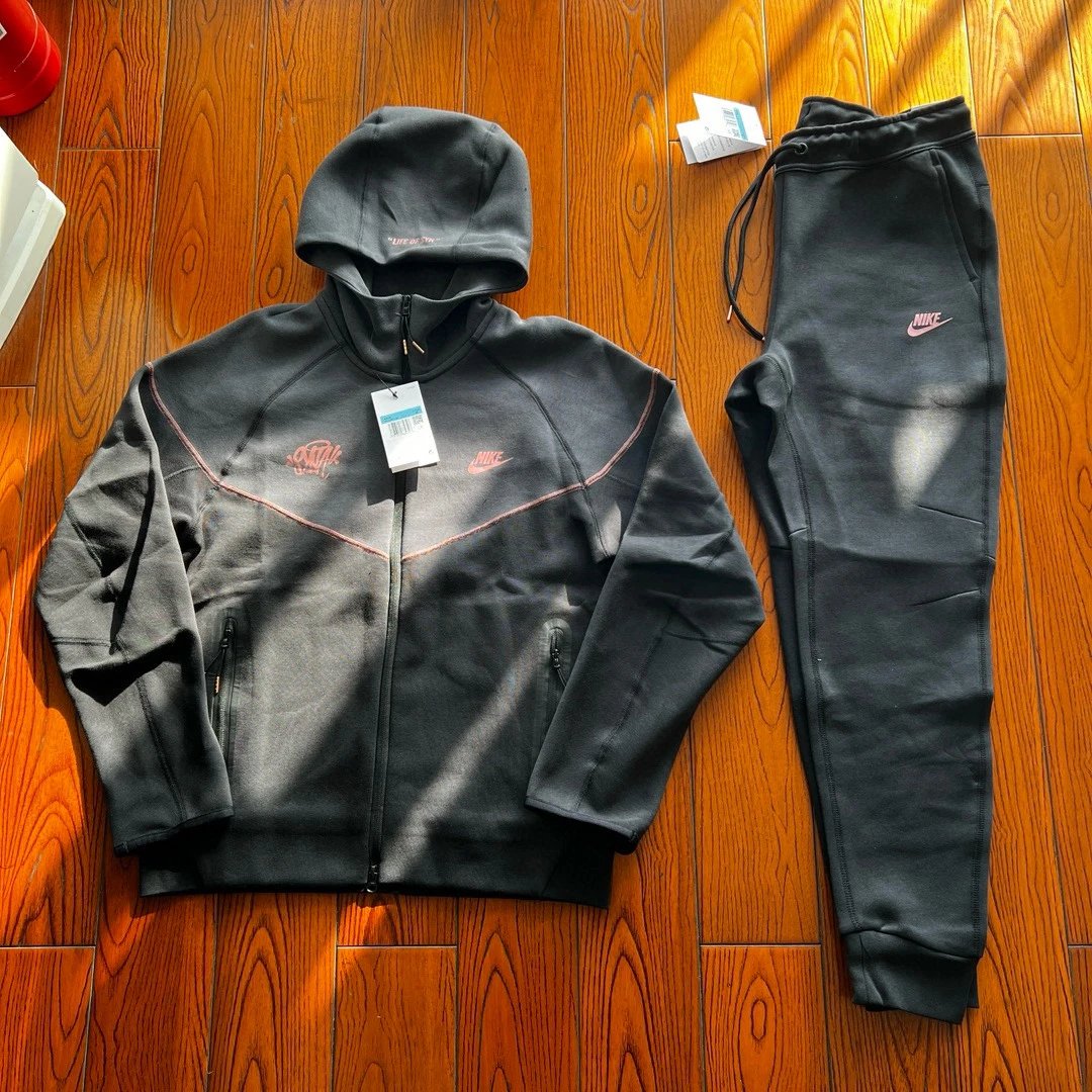 NIKE tracksuit Foto QC de WEIDIAN na Qualit.ly