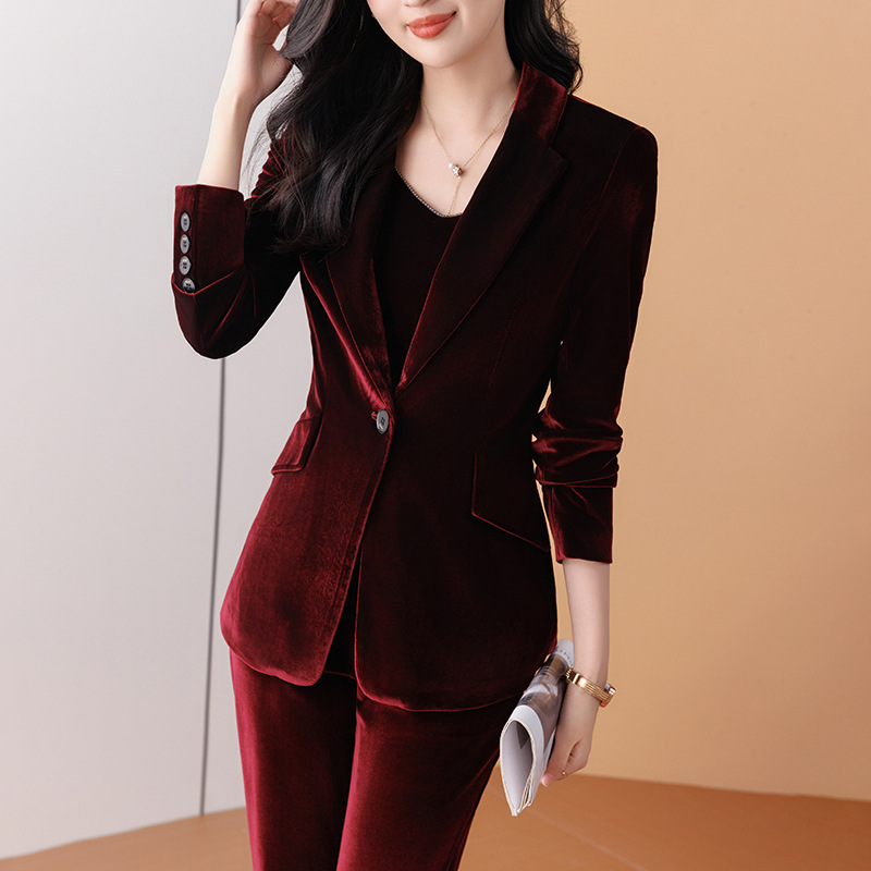 Golden Velvet Suit Professional suit Women's Korean-style 2024 New Early Autumn Royal Sister Elegant Slim Flared Pants Two-piece Set