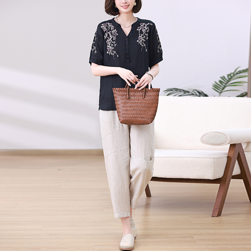 Ramie Top Casual suit 2025 Summer New Fashion Embroidered Shirt Stylish Age-reducing Nine-point Pants Two-piece Set