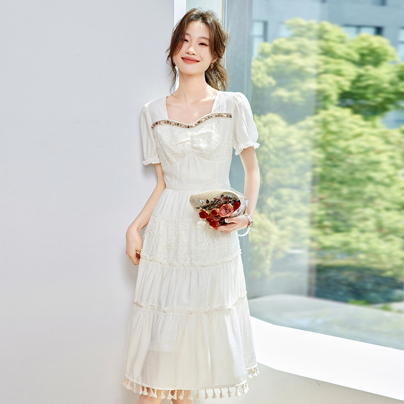 2025 New Summer Style Square Collar Exposed Collarbone Slimming Chic Skirt Women's Super Nice Tassel French Short-Sleeved Dress