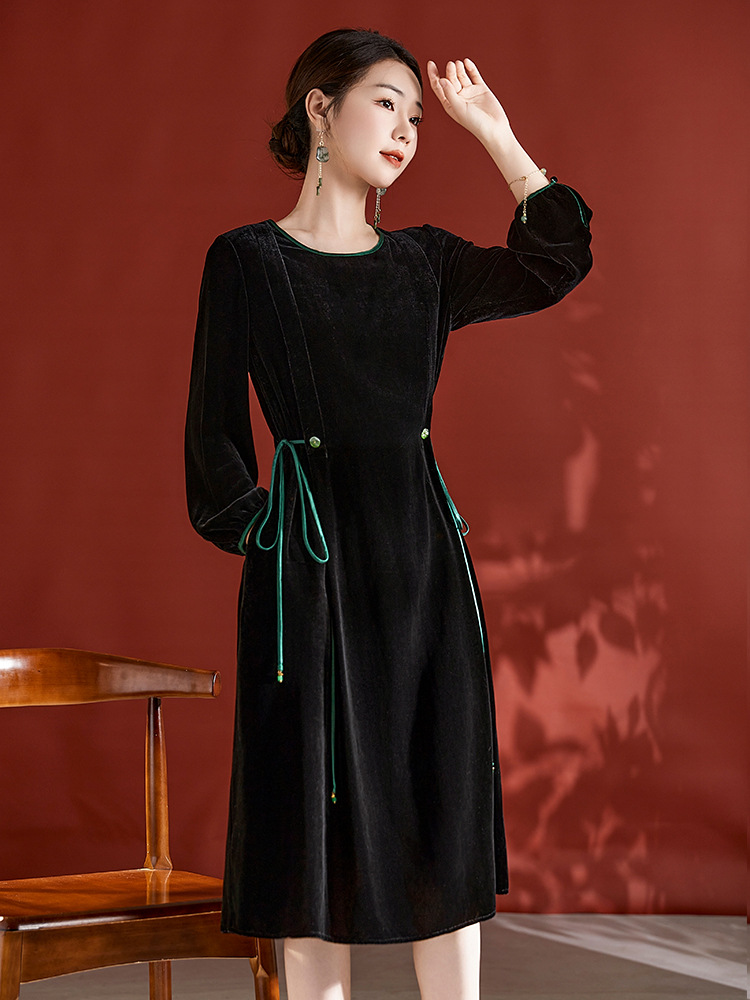 Silk Velvet Long-Sleeved Round Neck 2024 New Autum Elegant Accessible Luxury High-End Middle-Aged Mother's Wear Mulberry Silk Long Skirt