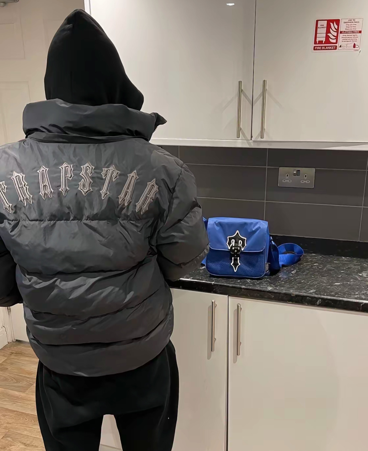 Clearance High-Quality Trapstar down Jacket European and American Style Warm Celebrity Style Ukdrill Rap Hip-Hop Street