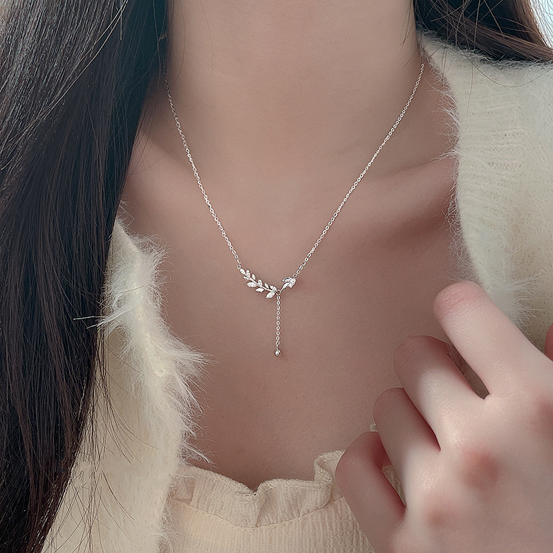 Flash Diamond Wheat Necklace Women's Light Luxury Design Sense Advanced Sense Healing Sweet and Exquisite Small Leaves Tassel Clavicle Chain