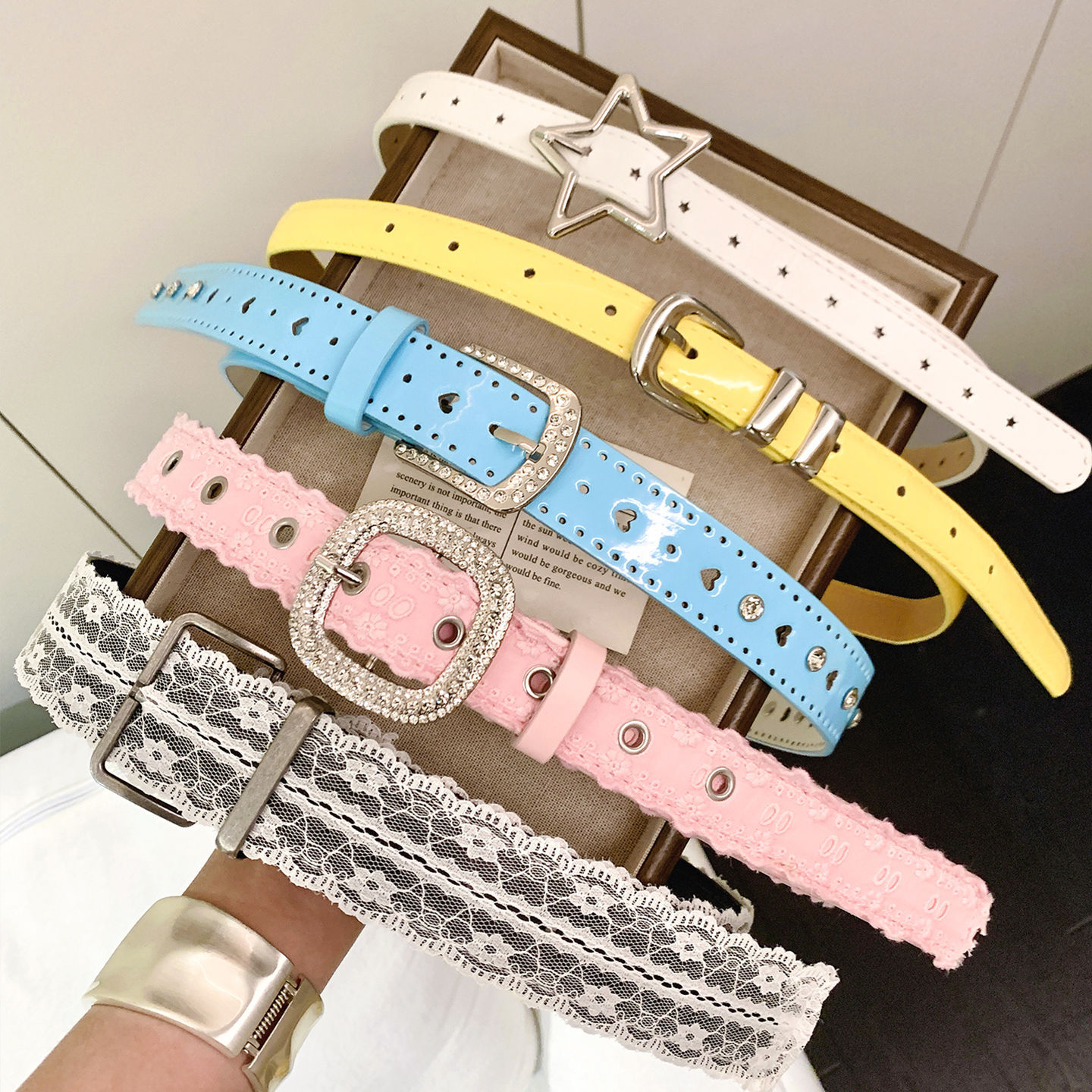 Y2K Dopamine Sweet Thin Belt for Women, Niche Lace Splicing Belt, Paired with Skirts, Jeans, and Accessories