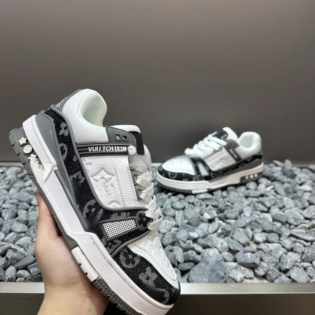 Louis Vuitton VUITTOID sneakers