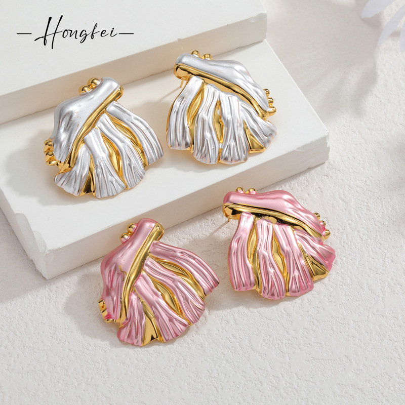 European and American Fashion Stainless Steel 18K Gold Textured Leaf Earrings for Women, Ins Influencer Style, Light Luxury, High-End Tassel Earrings