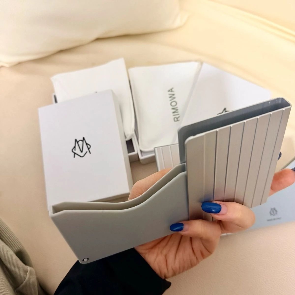 RIMOWA Aluminum Card Holder Foto QC de WEIDIAN na Qualit.ly