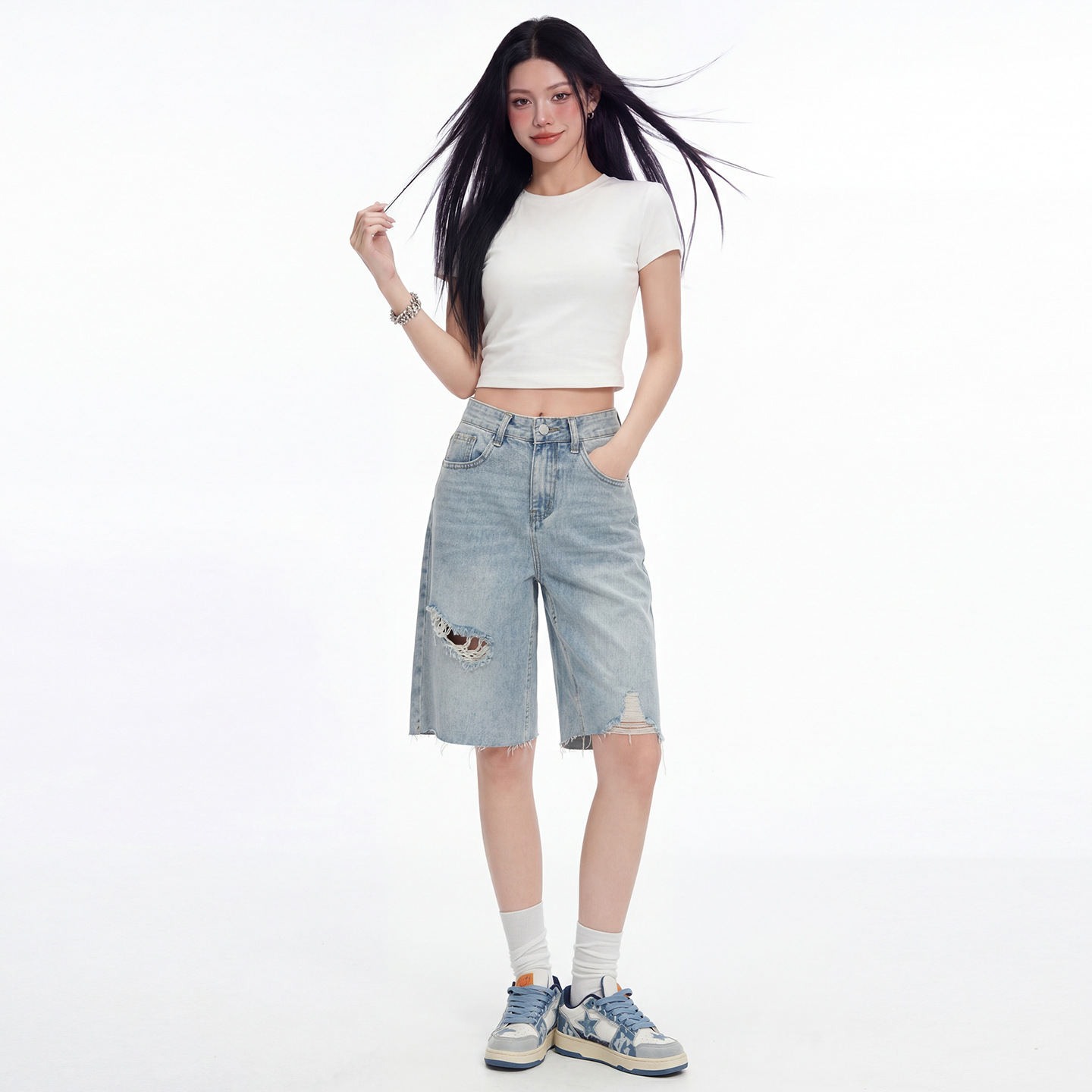 American-Style Retro Light Blue Ripped Jeans for Women, Summer Frayed Straight-Leg Denim Shorts, Distressed Shorts, Trendy Pants