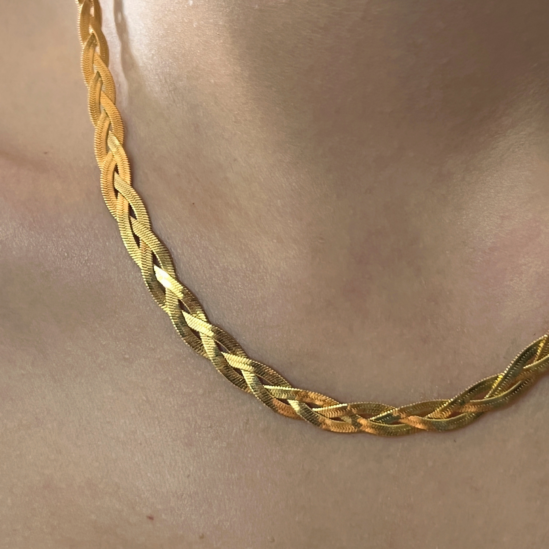 Dazan Wholesale In-Stock European and American Cross-Border Fashion Retro 18K Electroplated Titanium Steel Three-Layer Braided Blade Chain Necklace