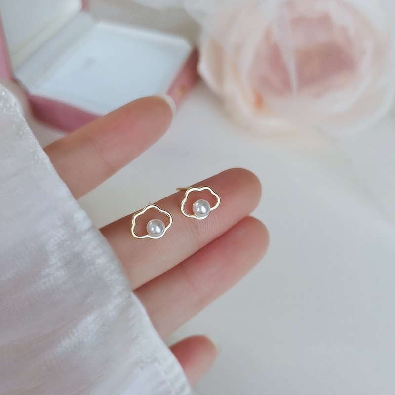 S925 Simple, Exquisite and Cute Cloud Earrings for Women, Sweet and Fresh, Versatile and Fashionable Design Earrings