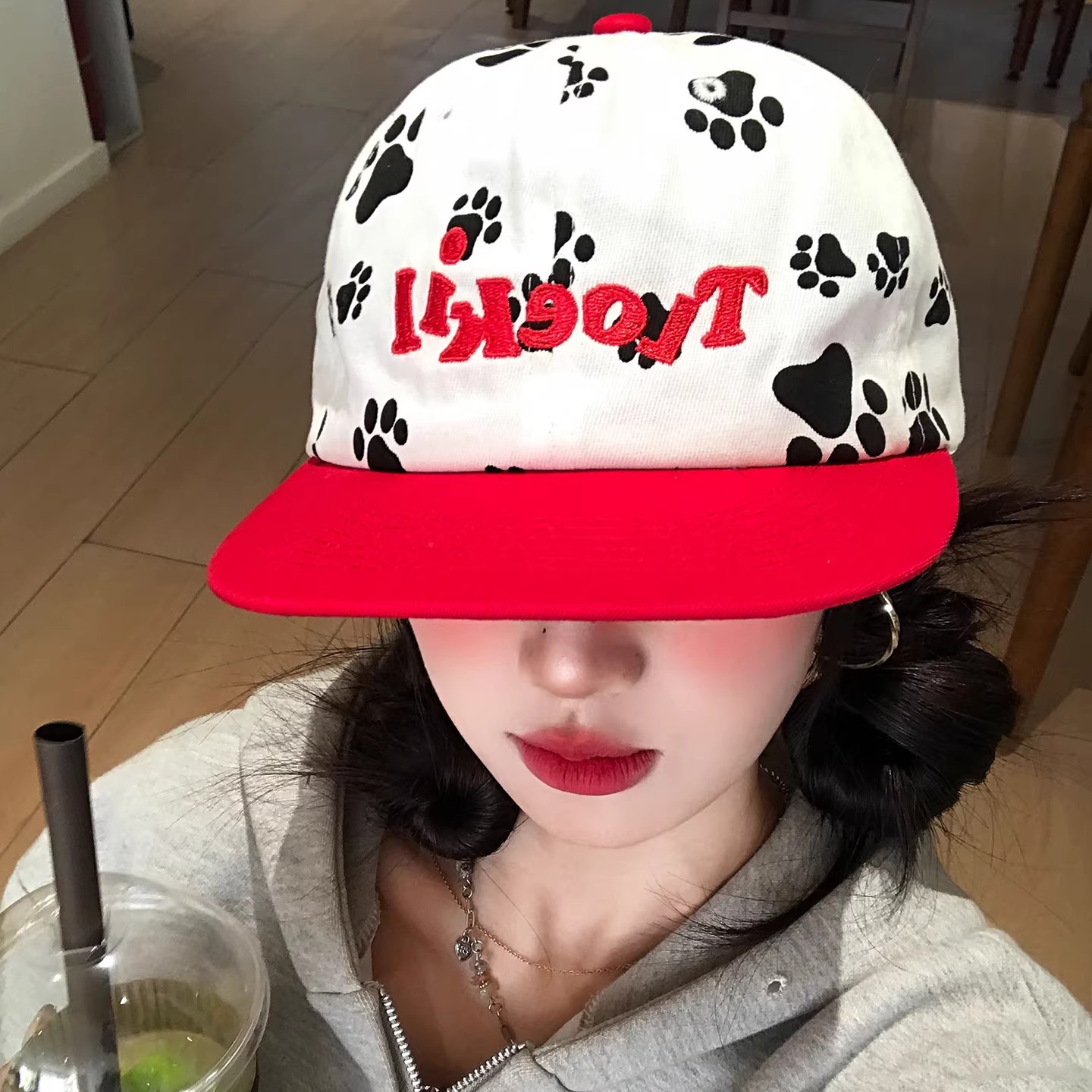 2026 Korean Color-Blocking Cartoon Puppy Paw Print Baseball Cap for Women with Large Head Circumference, Wide Brim, and Face-Slimming Effect