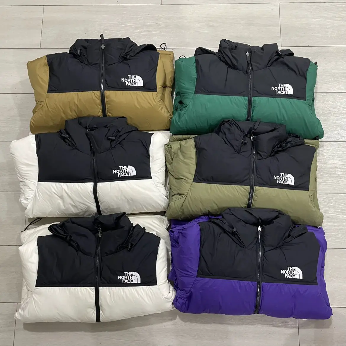 Vivi high-quality color blocked retro sports stand up collar long sleeved down jacket