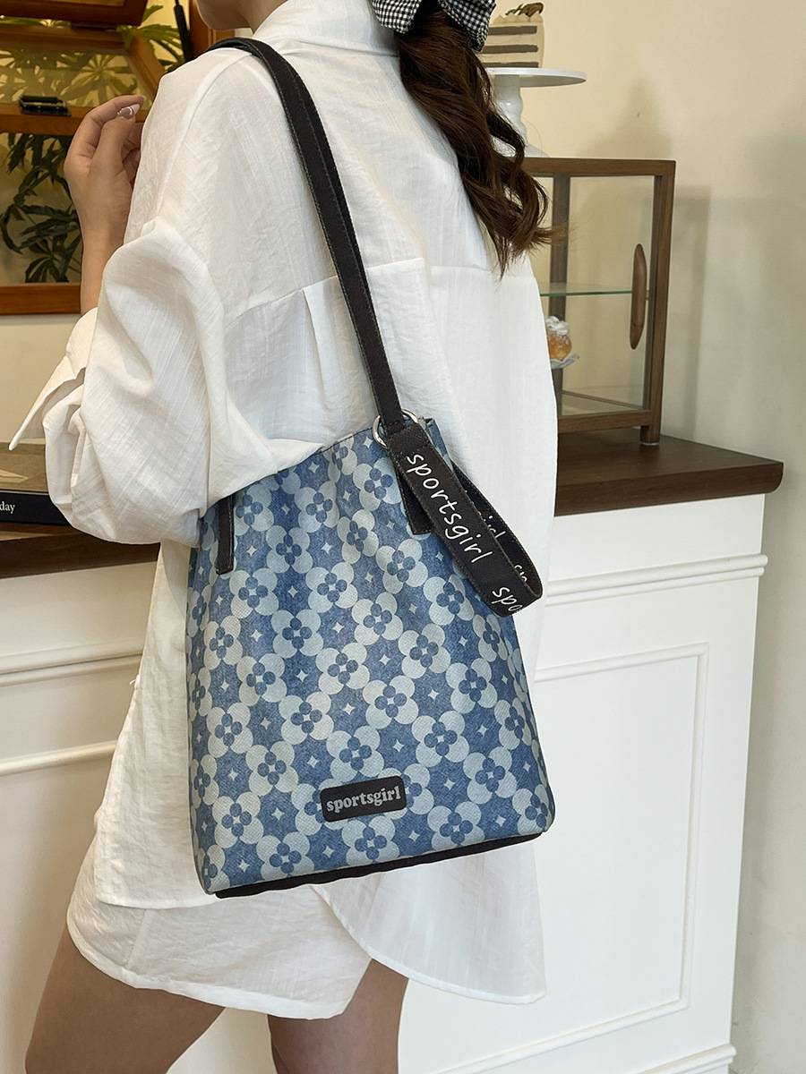 2025 Spring and Summer New Cute Printed Shoulder Canvas Bag Large Capacity Bucket Bag Shoulder Bag Large Capacity Handbag