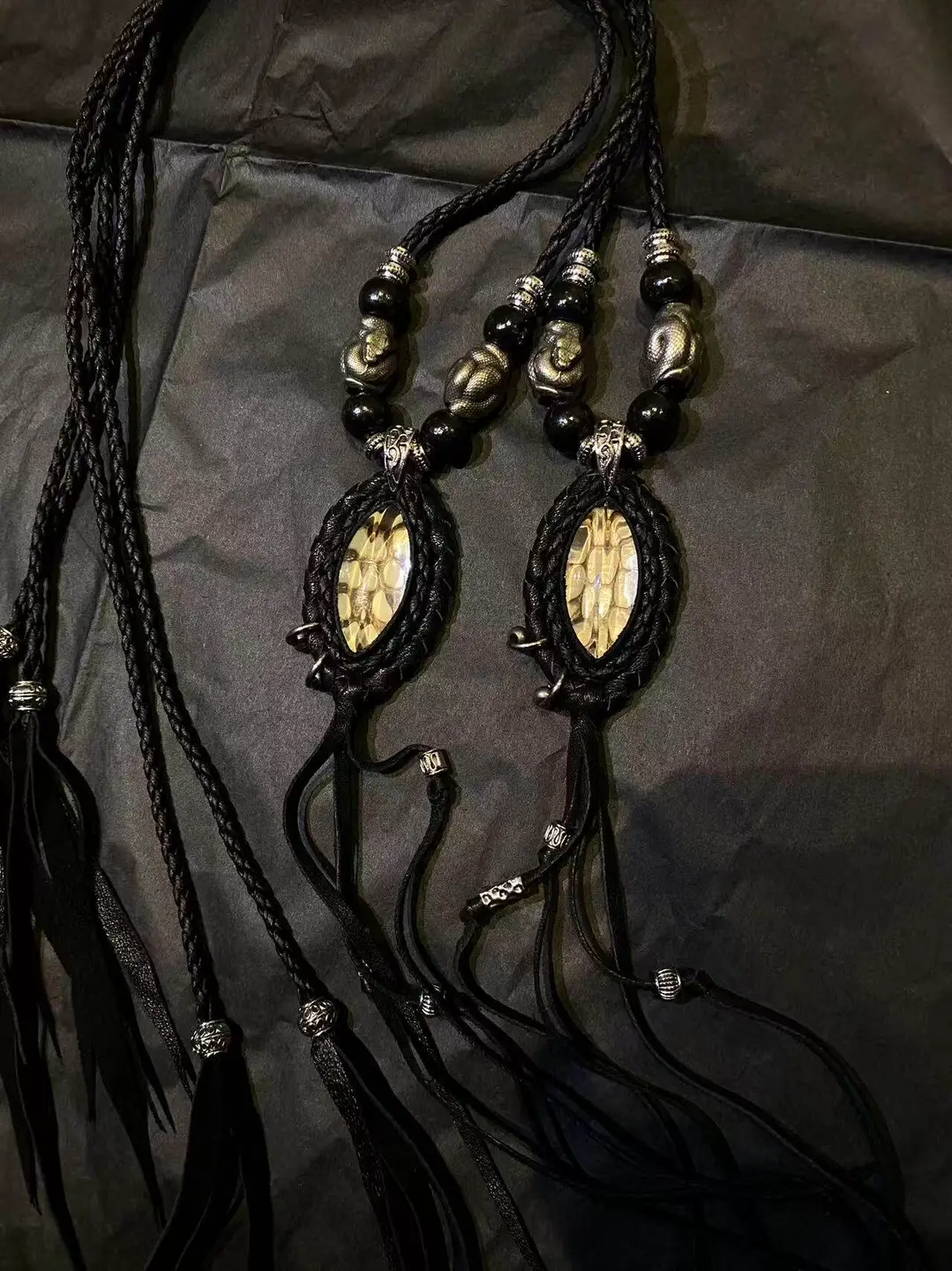 Customized *L.S.J Visual Style Kmrii Style Labradorite Serpentine Feather Dark Avant-Garde Subculture Necklace