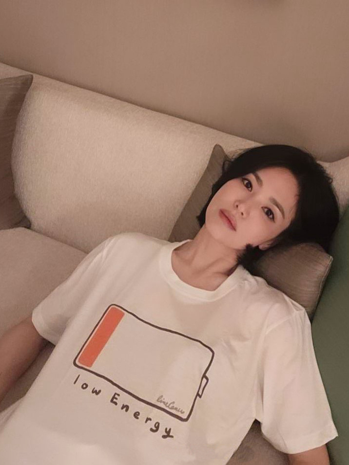 25 Early Spring New T-shirt Low Battery Printing Short Sleeve Women's Top Round Neck White T-shirt