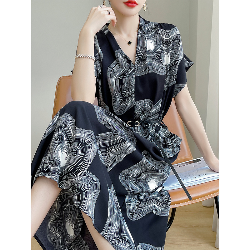 French Retro Versatile Summer Loose Short-Sleeved V Neck Dress 2025 New High-End Slim Printed Long Skirt