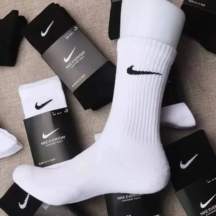 N.I.K.E socks