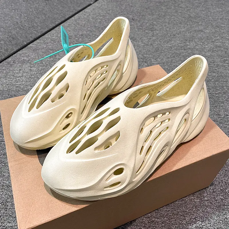 [High Quality] Non-Stinky Feet Coconut Clogs for Outer Wear Beach Slippers for Men and Women Summer Eva Flip Flops