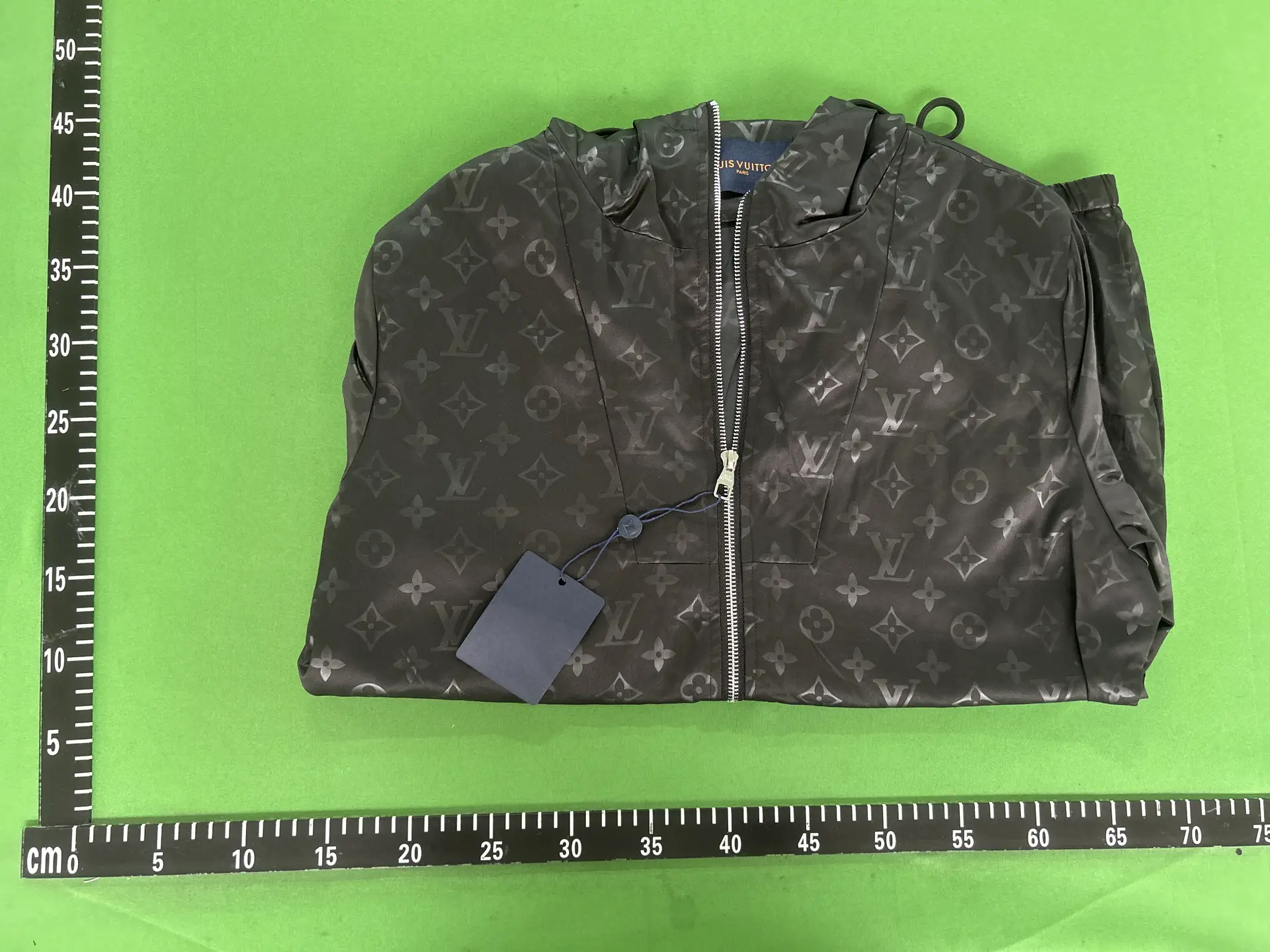 Black hooded jacket with full dark pattern layered Le Wei Si Ye and round rope 11121736