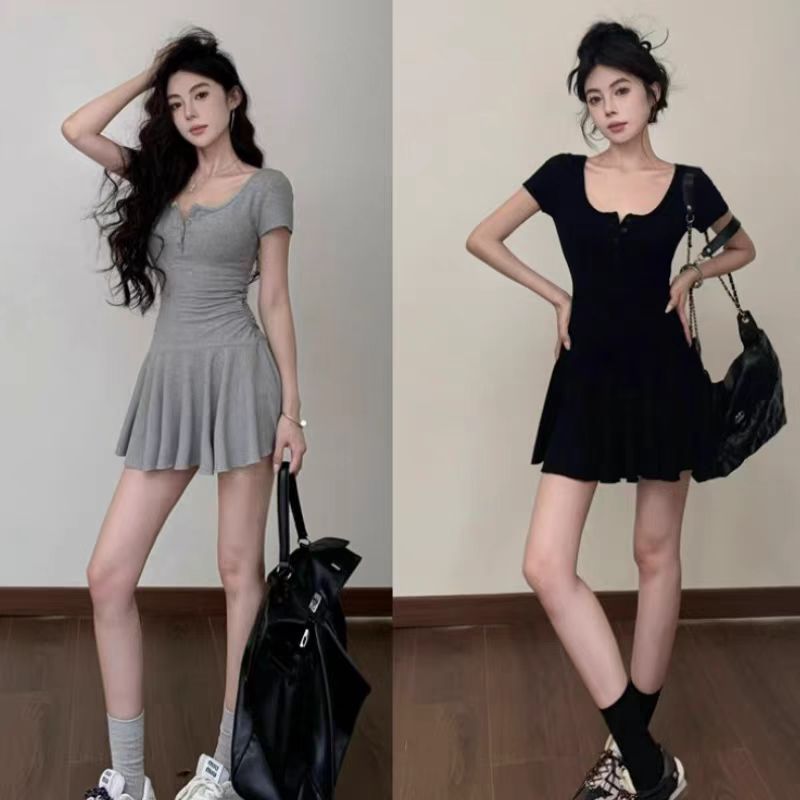 Gray U-Neck Short-Sleeve Dress for Women, Summer Petite Pleated Waist-Cinching A-Line Dress, Ultra-Short Dress with Cinched Waist
