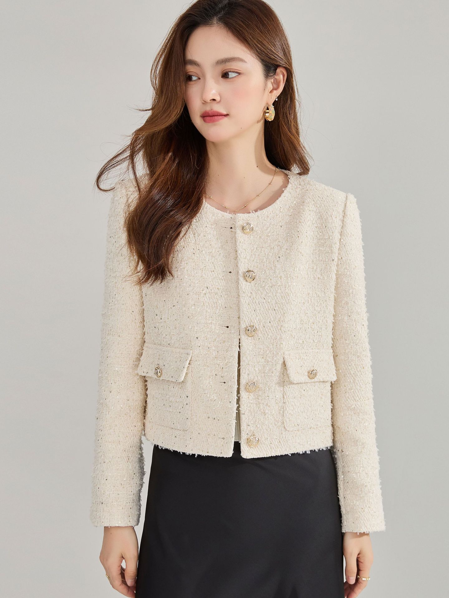 Sweet Sequined Tweed Short Jacket with Round Neck and Structured Shoulders, Elegant Socialite Style, Suitable for Commuting 15809