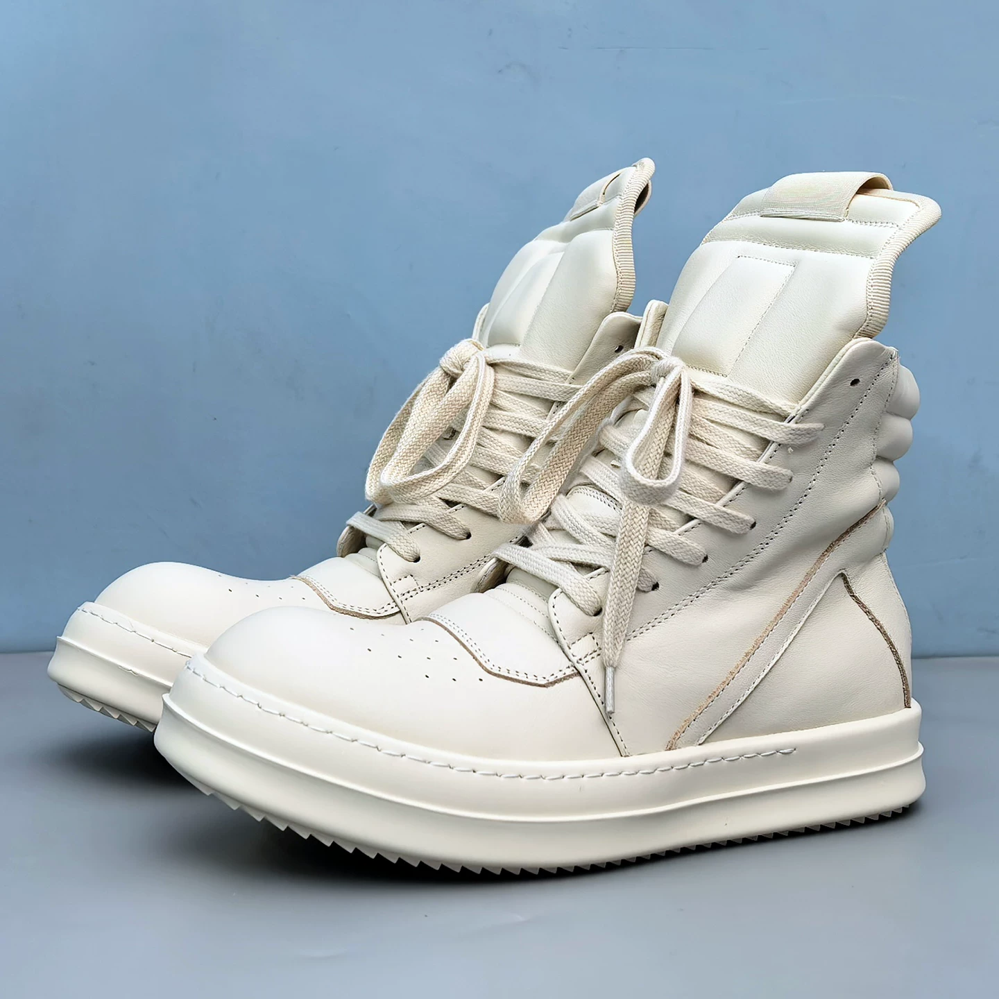 RO inverted triangle shoes for men, made of genuine leather with increased milk fragrance and thickness, high top board shoes for women, suitable for all seasons, casual and versatile, white shoes, short boots