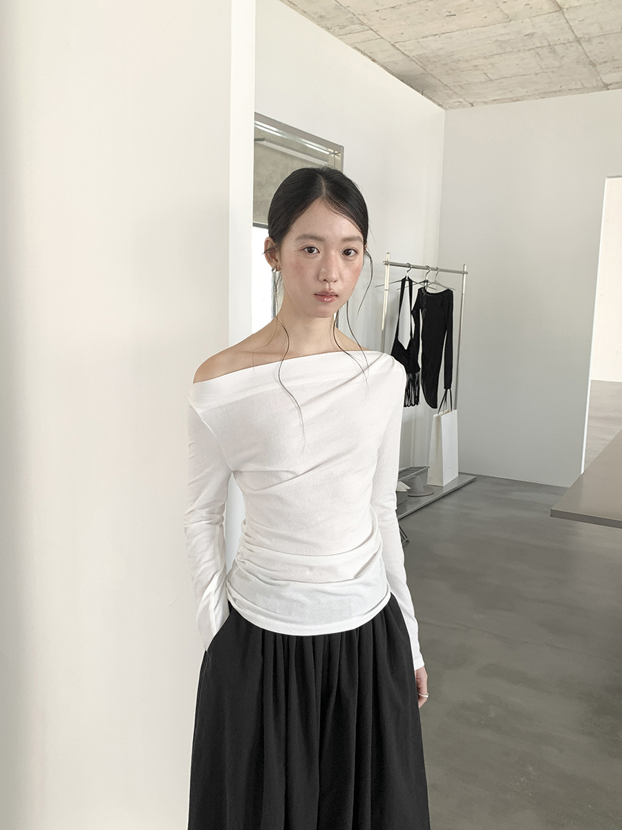 Love and Nancy Thirteen Lines 2026 Spring/Summer Pure Desire Off-Shoulder Pleated Elegant Solid Color Slim Fit Long Sleeve T-Shirt for Women 03831