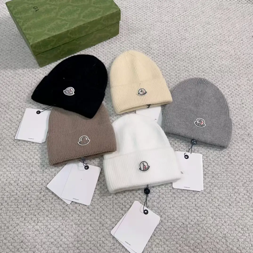 Two-dimensional code large tag single fold rabbit hair fall and winter new versatile warm thickened letters paragraph wool cap knitted cap
