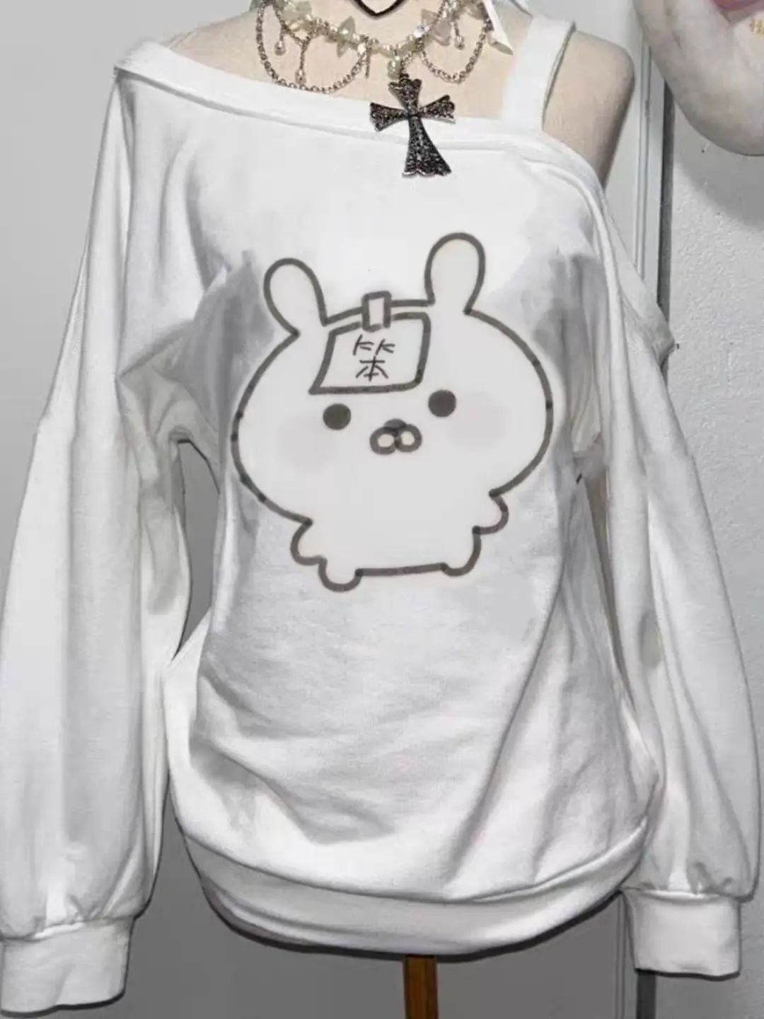 Cute Two-Dimensional Rabbit Cartoon Print Sweatshirt for Women Spring &amp; Fall Loose Lazy Style Slant Collar Off-Shoulder Long-Sleeved Top
