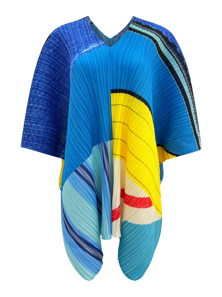 2026 New Style Miyake-Inspired Pleated Irregular T-Shirt for Women with Printed V-Neck, Batwing Sleeves, Loose Fit, and Unique Design Top