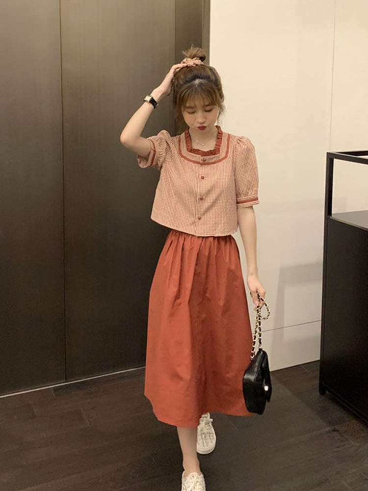 [Two-piece set] short-sleeved plaid shirt women's short top + medium-length A- line skirt Joker skirt fashion suit