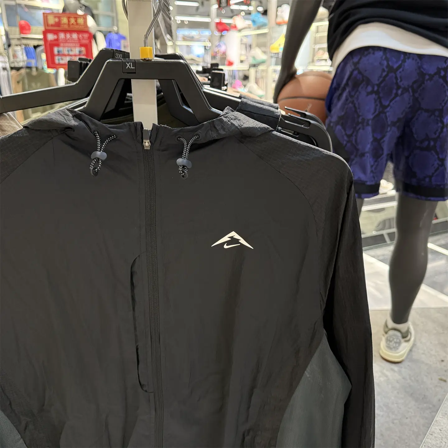Authentic Nike Nike Autumn Men's Running Sports Fitness Hooded Jacket Black Woven Jacket Fn4003-010
