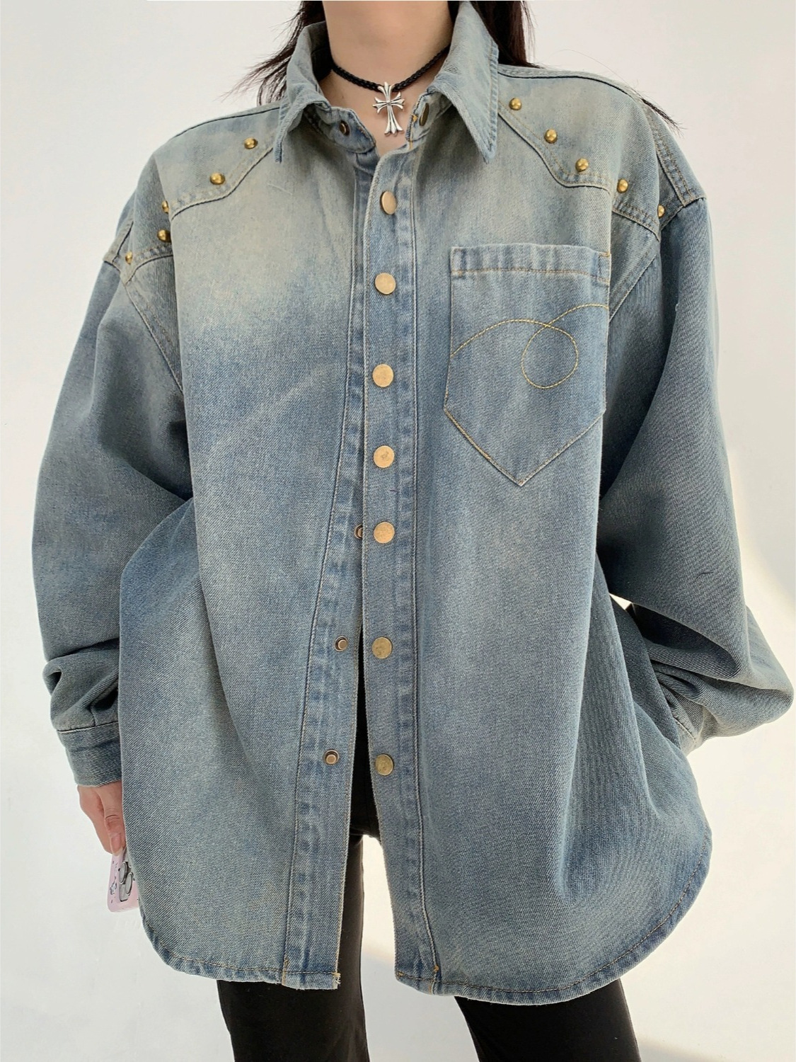 American-Style Jacket with Rivets, Washed Gradient Design, Vintage Look, Unisex Studded High Street Denim Shirt, Thin Jacket