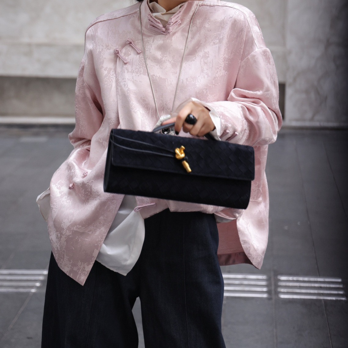 Shenzhen Nanyou 26 Spring Satin Glossy Brocade Jacquard Craft Stand Collar Buttoned Draped Loose Youthful Top