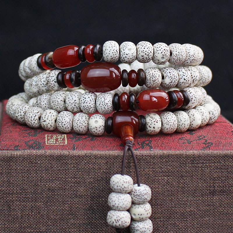 Factory wholesale Creative Star Moon Bodhi Hainan Gaomi Shun white 108 beads bracelet red agate accessories