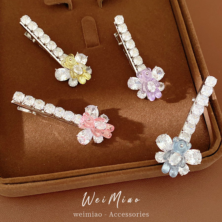 Zircon-Encrusted Butterfly Resin Bear Hair Clip, High-End Luxury Style, Cute and Playful Duckbill Clip, Wholesale Earrings