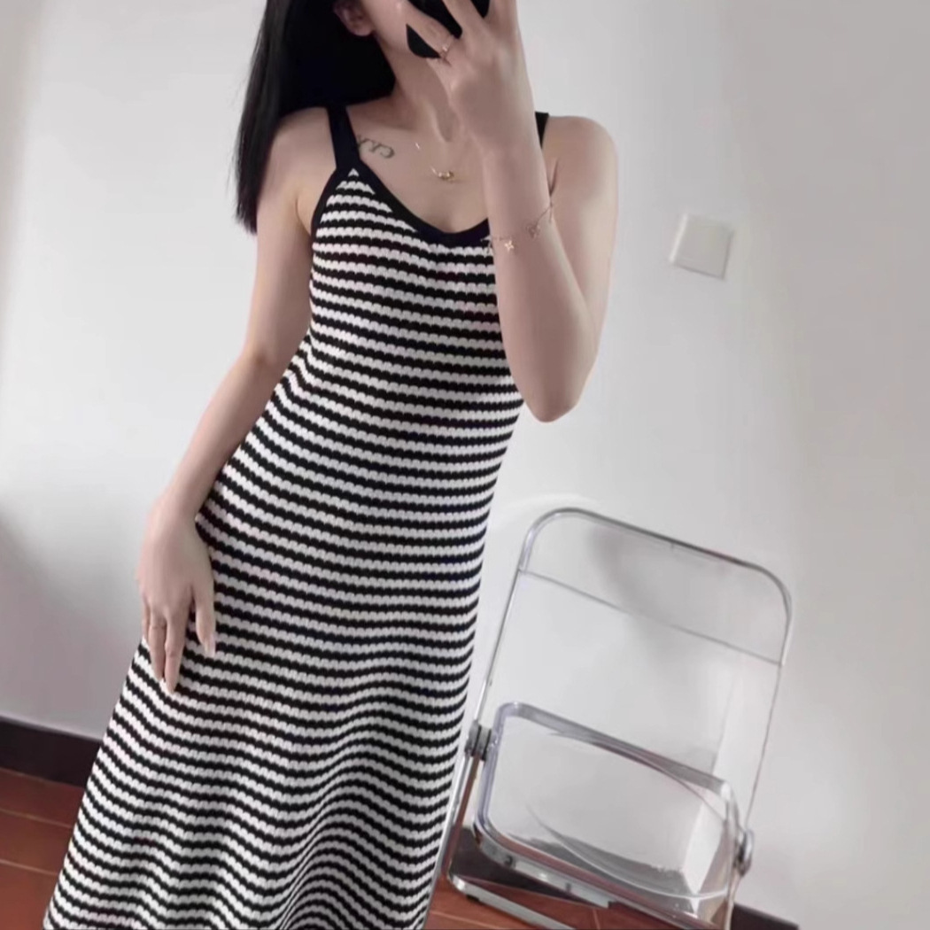 Spring and Summer New Style~2026 Korean-Style Striped Versatile Knit Dress with V-Neck and a Relaxed Style