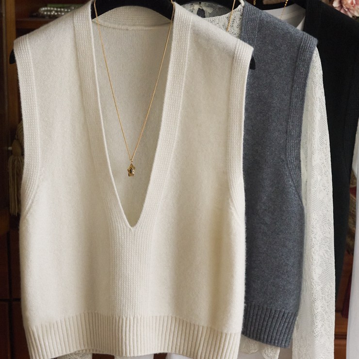 2024 Korean Style Deep V Neck Wool Knitted Vest Women's Layered Pullover Sleeveless Vest Outer Vest